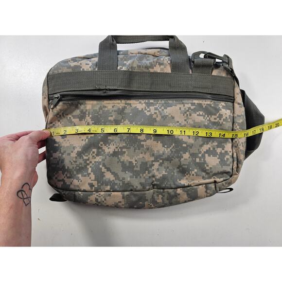 Combat medical bag army green digital camo multi pockets EUC unbranded - Picture 6 of 6